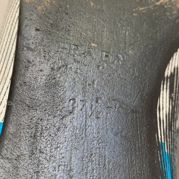 PRADA Graphic-Lips Printed Pointed Toe Ballet Flat White Blue Women’s Size 37.5 - Picture 12 of 13